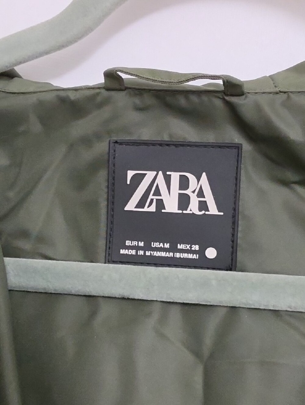 Zara Cropped Light Rain Jacket / Windbreaker in olive green. - Picture 5 of 9